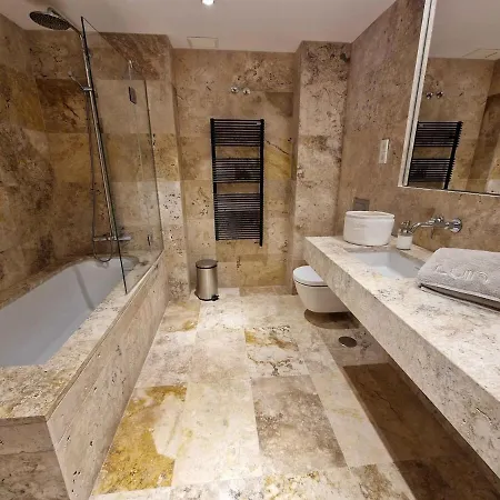 Luxury And Private Jacuzzi 300 Meters From The Apartamento Benalmádena