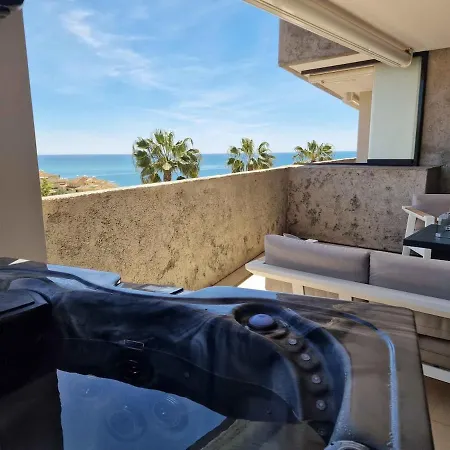 Luxury And Private Jacuzzi 300 Meters From The Appartamento *